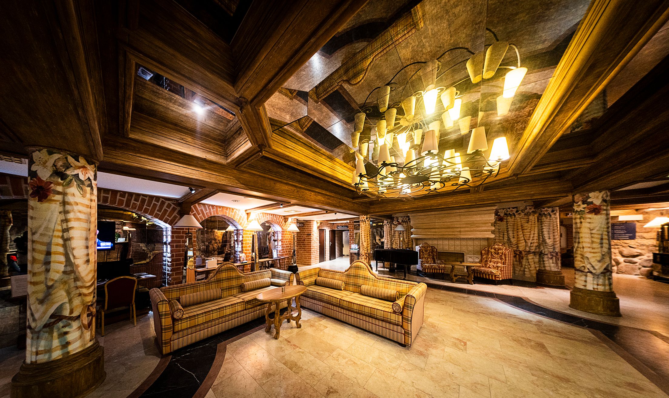 Weekend Mazury-14 urodziny Hotelu ST.Bruno Giżycko z kolacją komentowaną